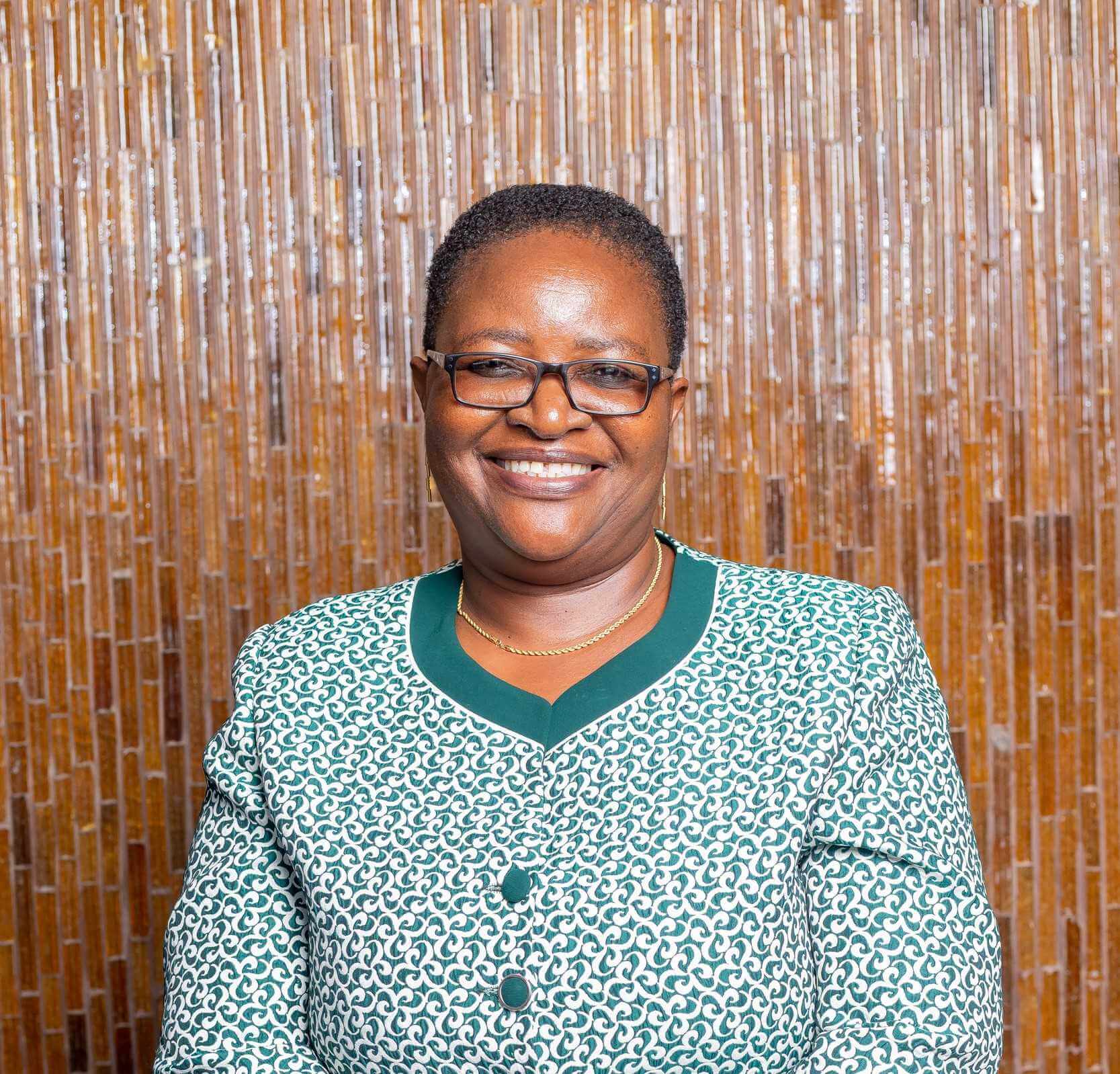 Prof Florence Mtambanengwe